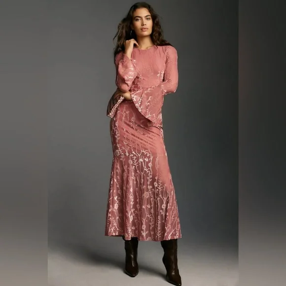 lily long sleeve midi dress Square Neck Long Sleeve Midi Dress